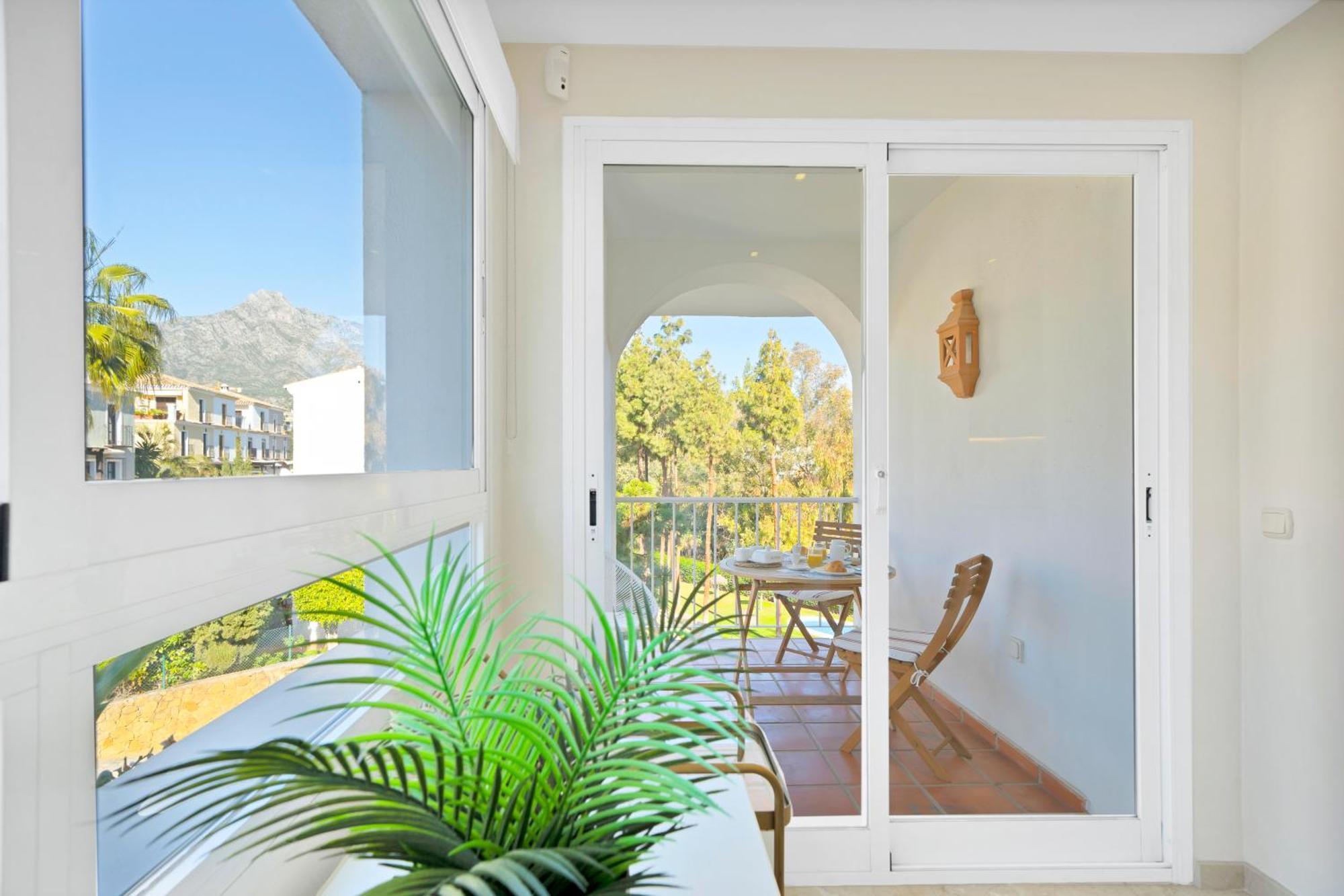 Luxury Penthouse With Sea Views In Marbella Golden Mile, Puente Romano Area 외부 사진